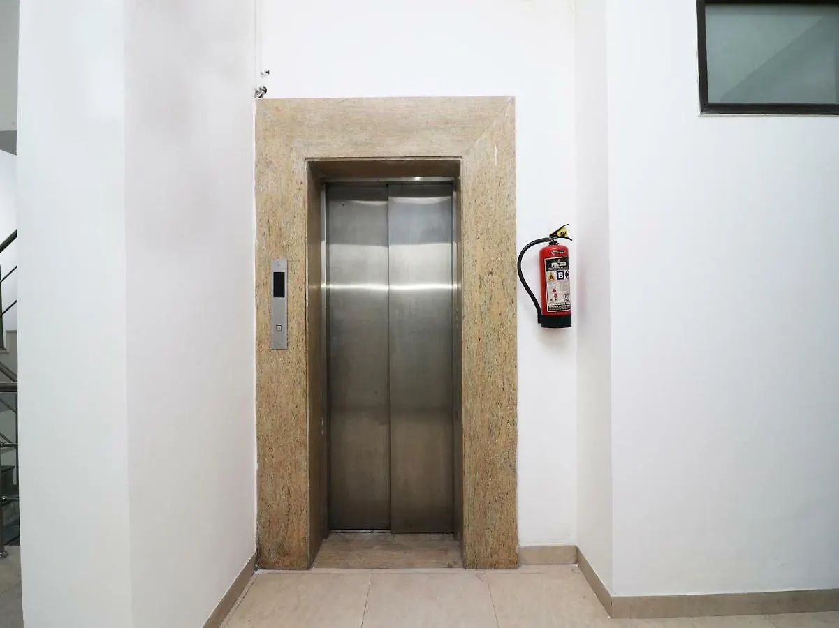 ***  Oyo 9012 Hotel Dream View Gurgaon India